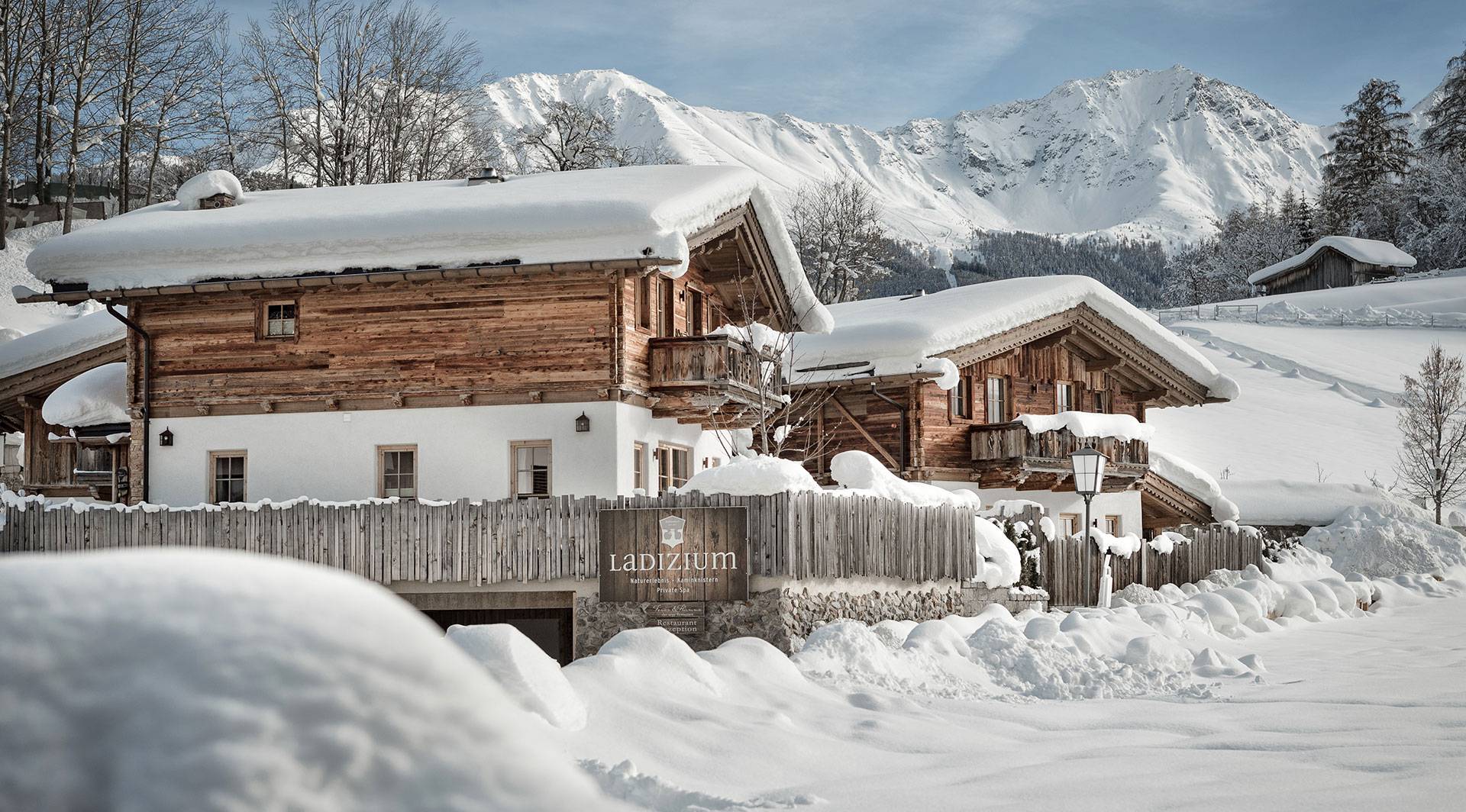 Hüttendorf Ladizium - Hundefreundliche Chalets in Pistennähe Urlaub mit Hund im Hüttendorf Ladizium